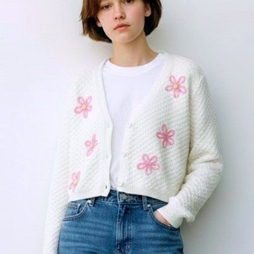 Willow & Wind Cream Floral Embroidered Cropped Cardigan Sweater Womens Medium